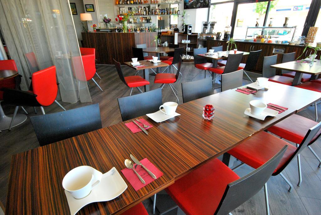 Hotel De Loire Et Restaurant Les Bateliers Trélazé Dış mekan fotoğraf
