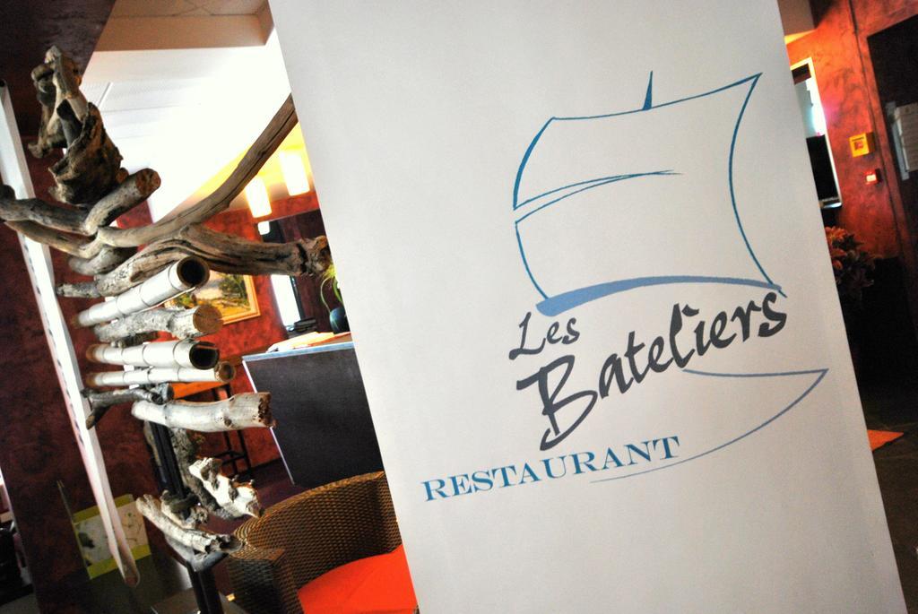Hotel De Loire Et Restaurant Les Bateliers Trélazé Dış mekan fotoğraf
